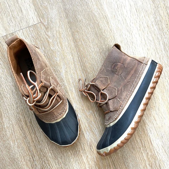 Sorel out n about duck boots - Picture 2 of 5